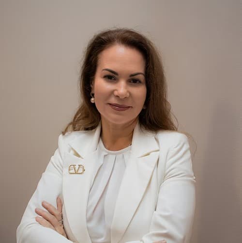 Portrét Dr. Mariyy Guzeevy, MBA